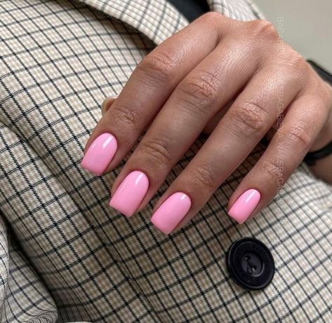 Bubblegum Nails Acrylic, Pink Sns Nail Colors, Curvy Business Outfit, Short Square Pink Nails, Square Nails Pink, Pink Square Nails, Bubblegum Pink Nails, Nails Yellow, Casual Nails