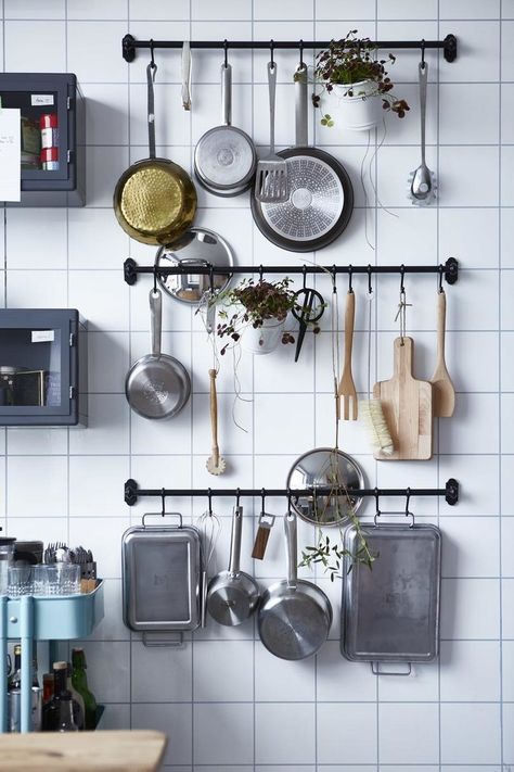 10 Smart Ways to Store Your Kitchen Tools: Make a Wall of It Small Kitchen Storage Solutions, Design Shelves, Small Apartment Therapy, Bulthaup Kitchen, Kitchen Wall Storage, Kitchen Ikea, Kitchen Apartment, Kitchen Wall Shelves, Shelves Kitchen