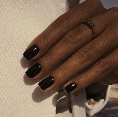 Gel Manicure Brown Skin, Black Gel Nails On Dark Skin, Black Nail Polish On Dark Skin, Gel Polish On Natural Nails Black Women, Short Gel Nails Black Women, Black Nails On Black Woman, Black Nails On Dark Skin, Dark Gel Nails Short, Short Gel Nails Black