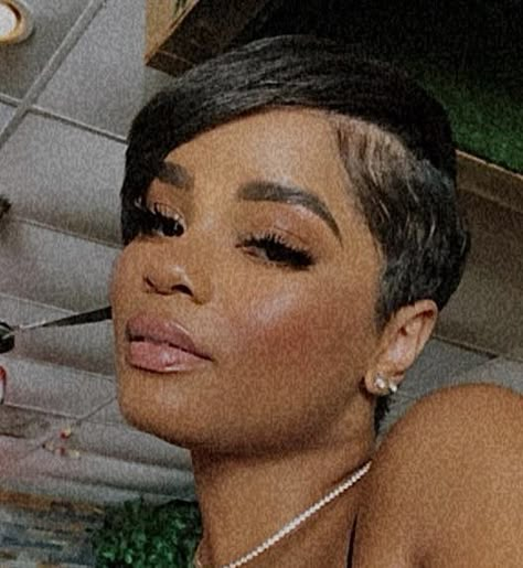 Big Chop Round Face Black Women, Mushroom Cut Black Women, Short Haircut For Black Women, Hire Color, Short Haircuts For Fat Faces, Short Bob Haircuts With Bangs, Mushroom Haircut, Relaxed Hair Journey, Finger Waves Short Hair