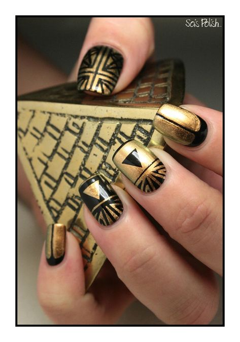 Stripping tape Egyptian Nails, Tape Nail Art, Mens Nails, Geometric Nail Art, Geometric Nail, Gel Nail Designs, Unique Nails, Glitter Nail Art, Cute Nail Designs