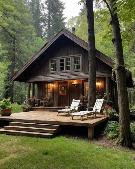 Small Rustic House, Rose Glasses, Small Cottage Designs, Cottage Images, Little Cabin In The Woods, Cabin Exterior, Cottage Cabin, Rustic Home Design, Little Cabin