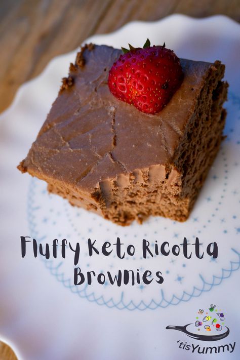 It’s hard to overstate the joy of biting into the glorious texture of these awesome fluffy keto ricotta brownies! The moist, yet crunchy nutty base, contrasting with the melting buttery frosting… Especially if you’ve just taken yours out of the fridge, it’s almost like digging into the best chocolate ice cream you’ve ever had in your life ❤️ Ricotta Brownies, Ricotta Recipes Dinner, Keto Ricotta Recipes, Ricotta Stuffed Chicken Breast, Ricotta Stuffed Chicken, Low Carb Brownies, Ricotta Recipes, Keto Cake, Keto Brownies