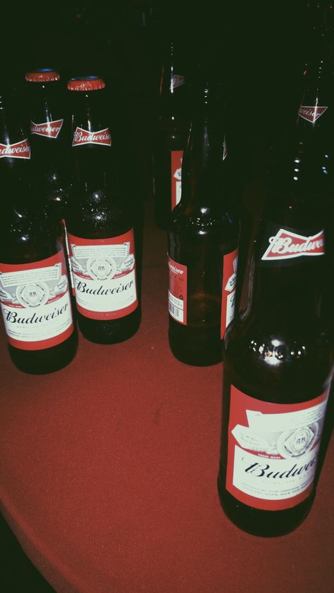 #budweiser Budweiser Beer Snapchat, Budweiser Aesthetic, Beer Drinking Images, Budweiser Wallpaper, Budweiser Snap, Beer Budweiser, Beer Aesthetic, Alcohol Pictures, Boy Snaps Pic