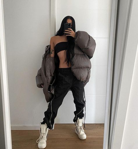 All Black Fashion, Instagram Photo Ideas Posts, Virtual Closet, Aesthetic Outfits, Aesthetic Fashion, Photo Dump, Down Jacket, Streetwear Fashion, Stylish Outfits