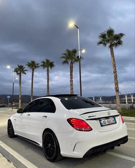 Wallpapers Baddie, Mercedes C Class Amg, Tattoo Baddie, Baddie Cars, C300 Amg, Amg C63s, C Class Mercedes, Cars Tattoo, Mercedes C63 Amg