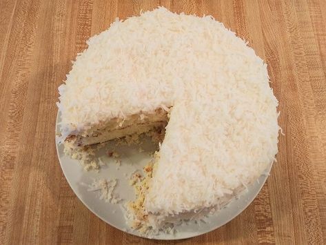 Coconut Cake with Cake Mix Coconut Box Cake Hack, Coconut Cake Using Box Cake, Coconut Cake From Cake Mix Boxes, Moist Coconut Cake Recipe, Coconut Cream Pudding, Sour Cream Coconut Cake, Frosting Cream Cheese, Dessert For Christmas, Easy Pudding