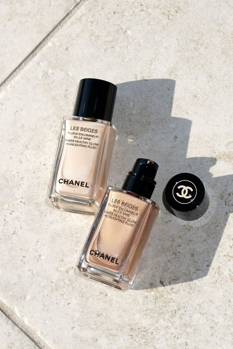 Chanel Beauty Products, Chanel Highlighter, Natural Eyeshadow Palette, Koleksi Parfum, Chanel Les Beiges, Highlighter And Bronzer, Natural Eyeshadow, Makeup Aesthetic, Chanel Beauty