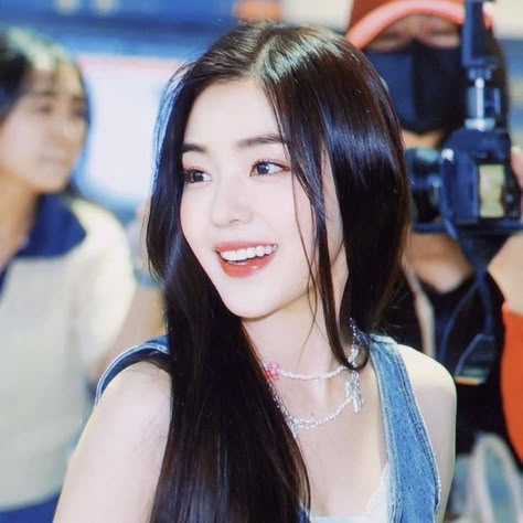 Irene Icons, Red Velvet Irene, Korean Girl Fashion, Girl Cakes, Korean Celebrities, Korean Actress, Role Models, South Korean Girls, Red Velvet