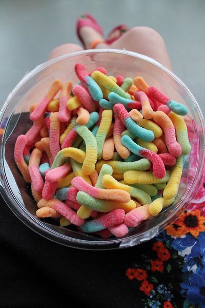 Trolli Sour Gummy Worms- awesome! Sour Gummy Worms, Pastel Cupcakes, Sleepover Food, Junk Food Snacks, Think Food, Food Goals, Colorful Candy, Food Obsession, Pretty Food