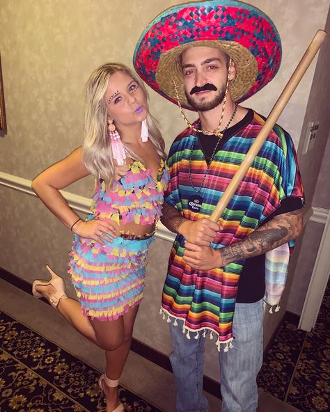 #couplescostume #halloween #pinata Mexican Party Outfit For Men, Pinata Costume Couple, Mexican Halloween Costume Couple, Piñata Costume, Outfit Ideas Club, Pinata Halloween Costume, Pinata Costume, Mexico Outfit Ideas, Mexican Halloween Costume