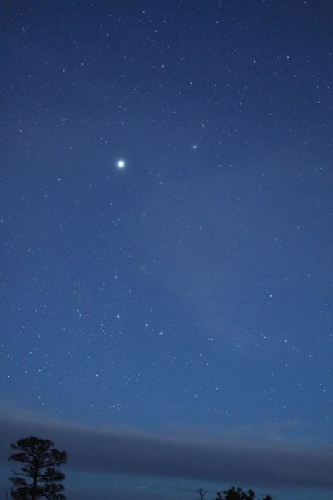 Sirius, from Matt Schulze in Santa Fe, New Mexico. Star Sirius, Sirius Star, Sky Gazing, Star In The Sky, Night Sky Photography, Native American Artwork, Minimal Photography, Star System, Santa Fe New Mexico