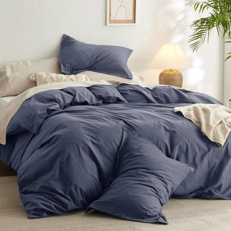 Heavy Comforter Bedding, Simple Comforter Sets, Blue Room Themes Bedrooms, Cozy Bed Comforters, Bed Confort Ideas, Colored Comforter Bedroom, Navy Comforter Bedroom Room Ideas, Blue And Orange Bedding, Dark Blue Bedding Aesthetic