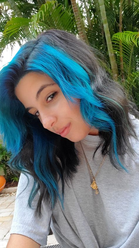 Blue Color Block Hair, Blue Hair Brunette, Block Hair Color, Brunette Color Ideas, Color Block Hair, Hair Color Formulas, Hair Brunette, Brunette Color, Neon Blue