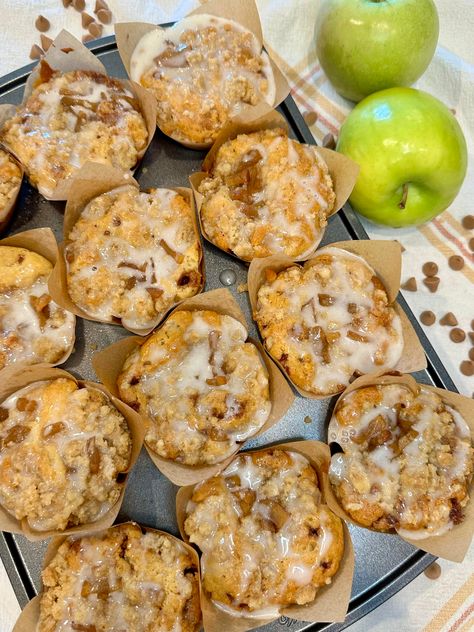 Sourdough Carmel Apple  Fritter Muffins Sourdough Apple Muffins, Sourdough Knots, Sourdough Apple Recipes, Apple Fritter Muffins, Caramel Apple Muffins, Sourdough Cookies, Sourdough Apple, Sourdough Muffins, Apple Muffin Recipes