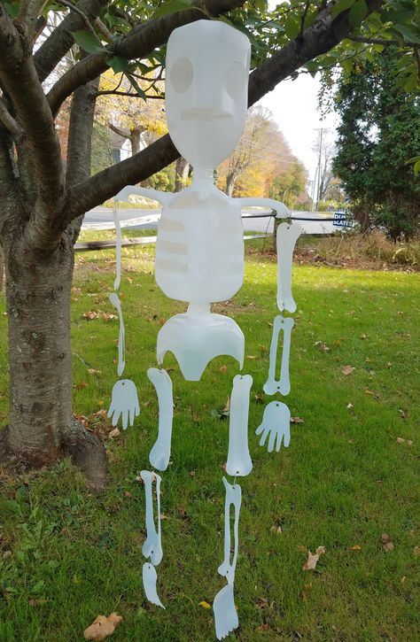 A couple years ago, I made a milk jug skeleton for the kids for a Halloween decoration. I found the directions for it here. It took about an hour and a half to make, and the kids loved it. I don’t know what happened to it, and the kids have been begging me to make ...Read More Milk Jug Skeleton, Milk Jug Crafts, Skeleton Craft, Easy College Halloween Costumes, Halloween Infantil, Halloween Skeleton Decorations, College Halloween, Easy Halloween Crafts, Halloween Costumes College