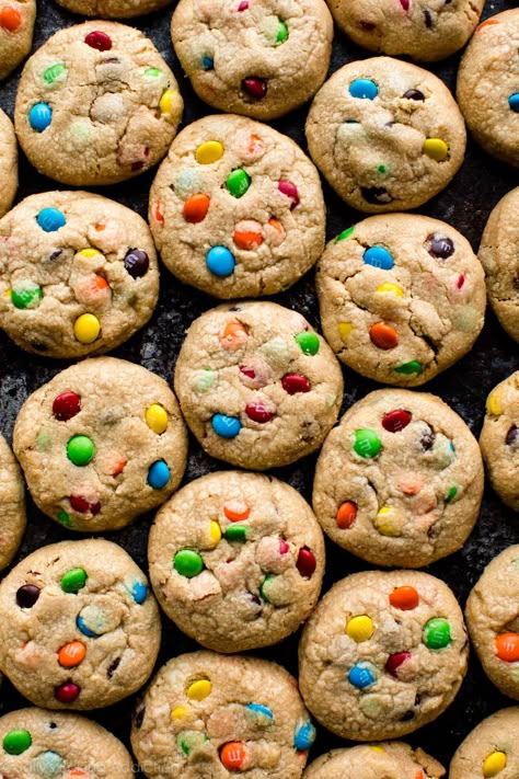 An easy recipe for soft and thick peanut butter M&M cookies. Mm Cookies, Mnm Cookies, Chocolate Chip Pudding, Butter Cookies Easy, Sallys Baking, Soft Peanut Butter Cookies, Chocolate Chip Pudding Cookies, Classic Peanut Butter Cookies, Easy Peanut Butter Cookies