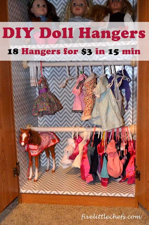 DIY Doll Hangers - Make 18 hangers for $3 in less the 15 minutes! Doll Clothes Hangers, Make Doll, Doll Storage, Diy Clothes Rack, American Girl Doll House, American Girl Diy, American Girl Doll Furniture, American Girl Doll Diy, American Girl Accessories