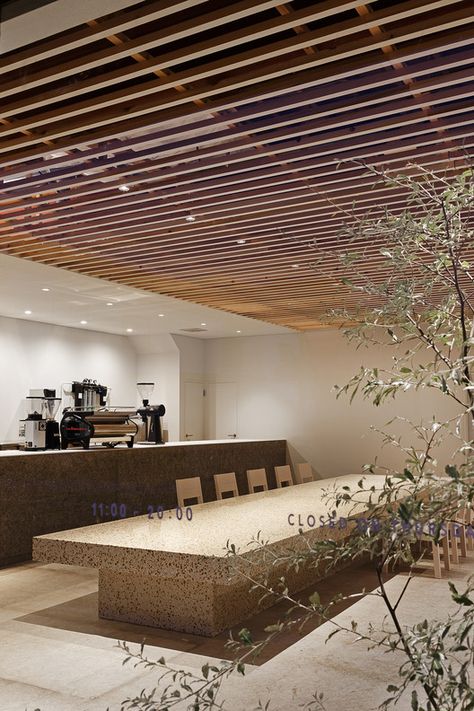 Korea Cafe Interior, Table Terrazzo, Terrazzo Table, Interior Design Minimalist, Communal Table, Table Lighting, H Design, Modern Restaurant, Coffee Shop Design