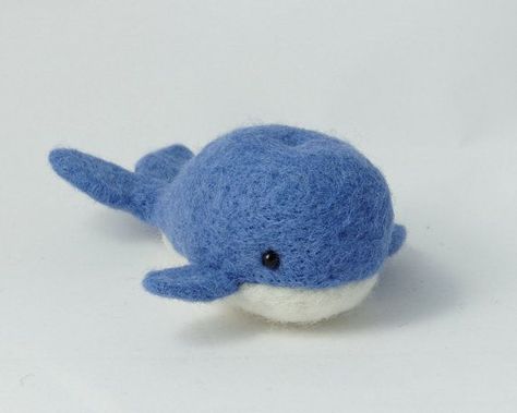 Whale plush - Needle felt whale decor - Sea animal - Whale Plushie ... Felt Whale, Pom Pom Animals, Needle Felted Owl, Whale Decor, Needle Felting Tutorial, Felt Fish, Whale Plush, Wool Needle Felting, Felt Owl