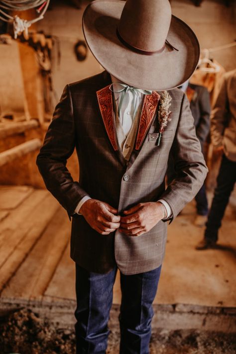 Western Wedding Tuxedo For Men, Country Suits Men Wedding, Western Wedding Vests For Men, Western Ties For Men, Western Blazer Outfit For Men, Western Wedding Outfits Men, Western Business Casual Men, Western Suits For Men Wedding, Texas Mens Fashion