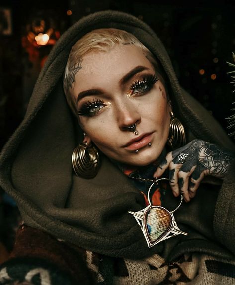 Morgan Riley, Morgin Riley, Figure Studies, Warrior Women, Live Model, Motion Design Animation, Witchy Woman, Tattoos And Piercings, Maquillaje De Ojos