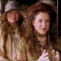 Aunts From Practical Magic, Practical Magic Aunt Frances, The Aunts Practical Magic, Aunt Frances Practical Magic, Aunt Jet Practical Magic, Practical Magic Aunts Clothes, Practical Magic Aunts, Practical Magic Party, Practical Magic Aesthetic