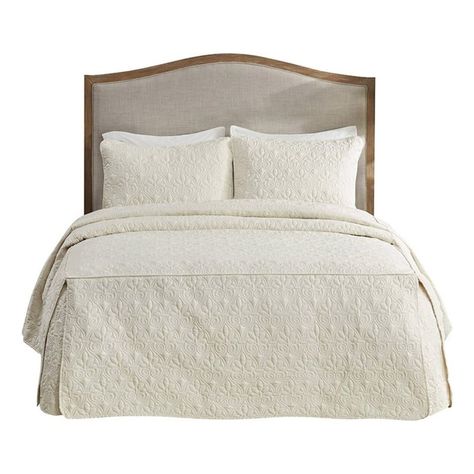 Olliix - Quilt & Coverlet - MP136477 - The Madison Park Quebec 3 Piece Fitted Bedspread Set offers a charming cottage-inspired update to your bedroom. The split-corner bedspread and shams (1 in Twin/TwinXL) flaunt a classic stitch pattern that creates a rich depth and texture on the face of the bedding set. All-over quilted box sewing keeps the filling secure, while the 24-inch drop sides create a clean draped look. This bedspread also has a treatment that provides built-in freshness protection, reducing the growth of odor causing bacteria to keep fabric lasting longer.Set includes bedspread and 2 matching shams; Materials: Fabric; Finish: Cream; Traditional and classic split corner bedspread for Queen or King bed; All over quilted in box sewing bedspread with 24 inches drop on both sides; Fitted Bedspread, Comforter Sets Boho, Daybed Cover Sets, Bed In Corner, Daybed Covers, Kids Bedding Sets, Teen Bedding, Quilted Bedspreads, Bedspread Set