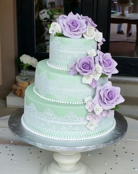 purple and mint green Mint And Lilac Wedding, Lavender Mint Green Wedding, Mint Green And Purple Wedding Theme, Mint Green And Lilac Wedding, Purple And Green Cake Ideas, Purple Green Wedding Cake, Sage Green And Lavender Wedding Cake, Purple And Mint Green Wedding, Green And Purple Wedding Cake