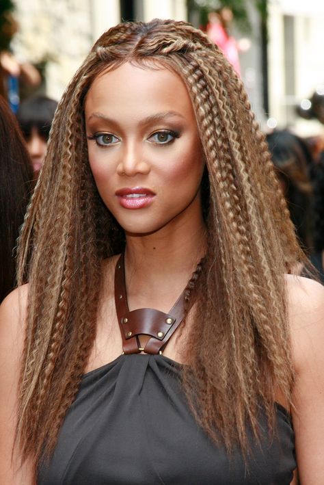 Crimped Hair Is Poised to Make a Comeback This Fall Photos | W Magazine Beyonce Hair, 2020 Hairstyles, Hair Crimper, Crimped Hair, Hair Color Purple, 90s Hairstyles, Haircuts For Fine Hair, Modern Hairstyles, Popular Hairstyles