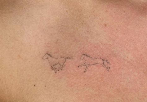 Universal Sound Tyler Childers Tattoo, Small Horse Tattoos With Meaning, Deer Small Tattoo, Small Western Finger Tattoos, Aesthetic Animal Tattoo, Deftones Horse Tattoo, Mini Horse Tattoo, Subtle Horse Tattoos, Dainty Horse Tattoo