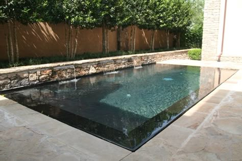 Perimeter overflow pools and what you should know. Overflow Pool, Backyard Pool Design, Moderne Pools, Living Pool, Infinity Pools, Rectangular Pool, Tropical Pool, Concrete Pool, Pool Coping