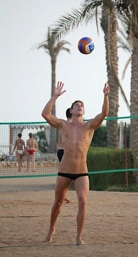 Guys In Speedos, Volley Ball, The Perfect Guy, Beach Volleyball, Sport Man, Male Body, Male Beauty, Volleyball, The Beach