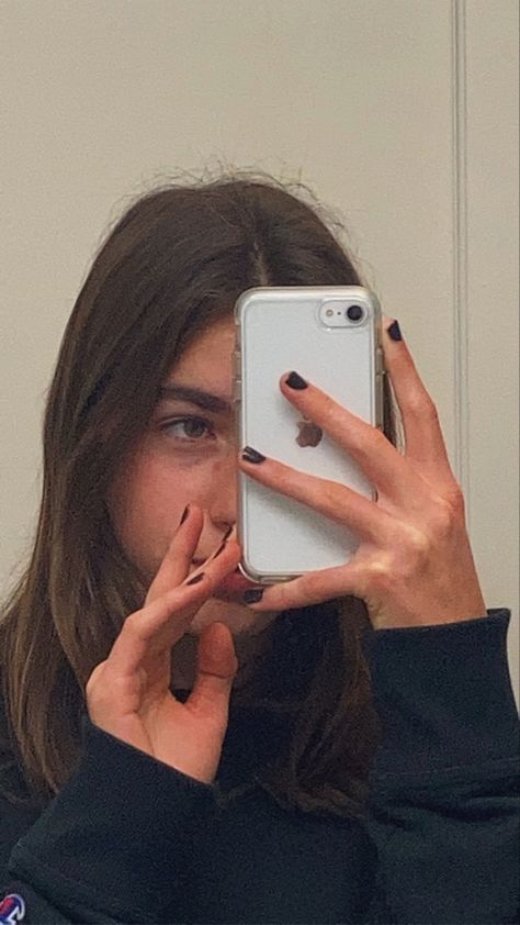 Iphone Se Aesthetic, Iphone 8 Mirror Selfie, Iphone X Selfie Mirror, Iphone 12 Mini Aesthetic Mirror Selfie, Iphone 11 White Mirror Selfie, Iphone 11 Black Mirror Selfie, Iphone 11 Pro Max Mirror Selfie, Iphone Mirror Selfie, Flower Desktop Wallpaper