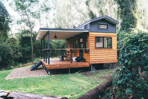 Tiny Houses For Rent, Tiny House Inspiration, Container House Plans, Container House Design, Tiny House Cabin, Tiny House Living, Tiny House Plans, Prefab Homes, Tiny House Design