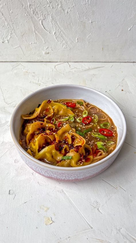 GYOZA MISO SOUP 🥟 @eva.koper - full recipe below a comfy soup that comes together in only 10 minutes!! Perfect if you’re having a lazy… | Instagram Gyoza Soup, Chicken Gyoza, Ramen Broth, Mushroom Broth, Meat Free Monday, Cooked Meal, Ramen Soup, Pak Choi, Winter Dinner