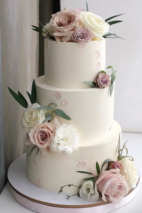 The 20 Most Beautiful Wedding Cakes | My Deer Flowers - Part 2 Deer Flowers, Vintage Pasta, Pretty Wedding Cakes, Dream Wedding Cake, Wedding Cake Recipe, Wedding Cake Rustic, Simple Wedding Cake, Cakes Wedding, Wedding Cakes With Flowers