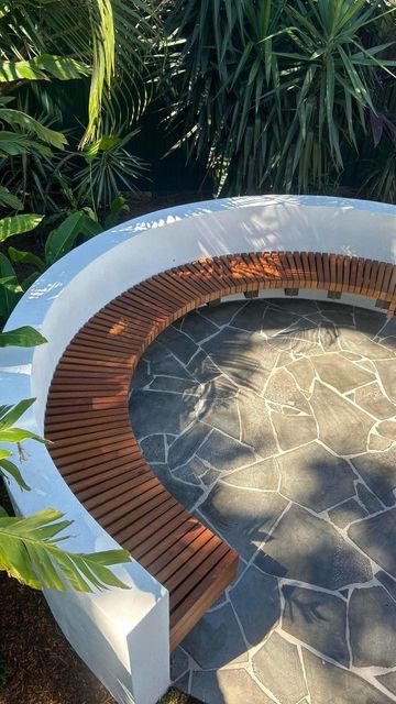 Circles In Garden Design, Curved Bench Seating Outdoor, Tree With Seating Around, Outdoor Circular Seating, Curved Garden Seating, Semi Circle Fire Pit Area, Curved Outdoor Seating, Walk Through Garden, Round Fire Pit Area