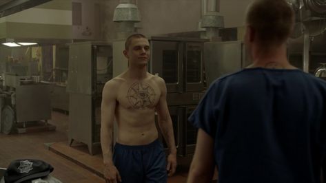 Kai Anderson Shaved Head, Kai Anderson Buzzcut, Kai Anderson Gif, Kai Anderson, Header Wallpaper, Ahs Cult, American Horror Story Seasons, Body Tattoo, Shaved Head