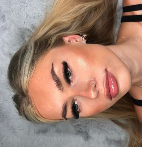 Short Full Volume Lash Extensions, Cat Eye Lashes Volume, Big Eyelash Extensions, Fluffy Russian Lashes, Doll Eye Mega Volume Lash Extensions, Russian Lashes Eyelash Extensions, Eyelash Extensions Full Volume, Short Russian Lashes, Mega Russian Volume Lashes