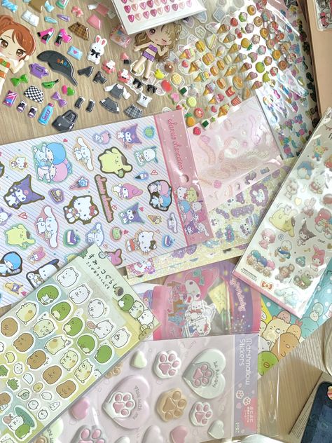 Sticker Collection Aesthetic, Puffy Stickers Aesthetic, Cute Puffy Stickers, Sanrio Stickers Phone Case, Kawaii Puffy Stickers, Sanrio Sticker Sheet, Stationary Craft, Stationery Obsession, Cute School Stationary