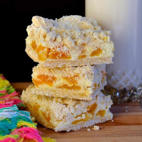 These apricot amaretto cheesecake bars with pieces of sweet marinated apricots baked inside are deliciously indulgent and freeze well too. Amaretto Cheesecake, Apricot Recipes, Rock Recipes, Cheesecake Bar Recipes, Sweet Bar, Cheesecake Bars, Dessert Bars, Cheesecake Recipes, Cookie Bars