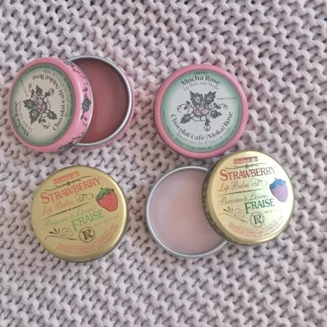 Vintage Lip Balm, Strawberry Lip Balm, Fancy Makeup, Makeup Items, It Goes On, Cute Little Things, 가을 패션, Pretty Makeup, Just Girly Things