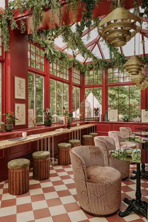 Ember Locke - Picture gallery 34 Wonderland Interior, Eclectic Restaurant, 2023 Picture, Hotels In London, Glamorous Interiors, Colour Story, Cafe Ideas, Best Boutique Hotels, City Of London