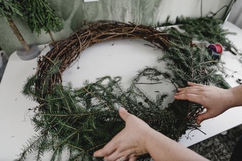 Love this DIY Pine Wreath! Learn how to make your own DIY Pine wreath for the Christmas holidays with this easy tutorial. Love the use of foraged greenery and natural elements in this large-scale wreath! The simple evergreen branches look gorgeous on the grapevine wreath base. A fun, affordable giant wreath for the front door, or anywhere! #holiday #DIY #Christmas #winter Diy Pine Wreath, Giant Wreath, Giants Wreath, Creative Wreaths, Wreath Base, Pine Wreath, Fun Christmas Crafts, Mini Wreaths, Large Wreath