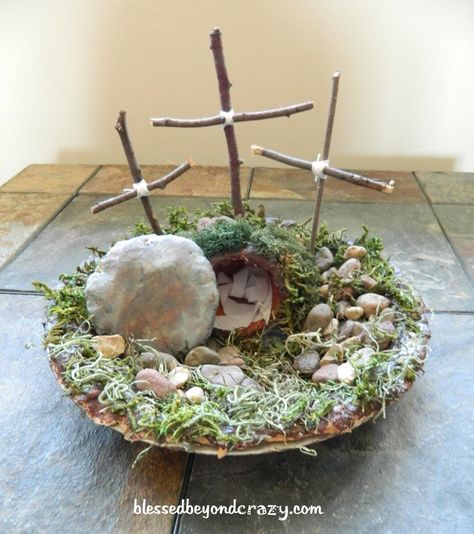 DIY Resurrection Scene - perfect activity to do with the kiddos at Easter and a great visual tool. Resurrection Garden, Resurrection Day, Easter Garden, Cross Art, Easter Decorations Dollar Store, Easter Decorations Vintage, Easter Decorations Christian, Easter Decorations Outdoor, Easter Decorations Diy Easy