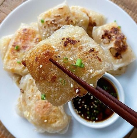 Shrimp And Chive Rice Paper Dumplings, Shrimp Rice Paper Dumplings, Gluten Free Dumplings, Shrimp Tempura Roll, Chinese Appetizers, Shrimp Wonton, Best Dumplings, Shrimp Dumplings, Shrimp Cakes