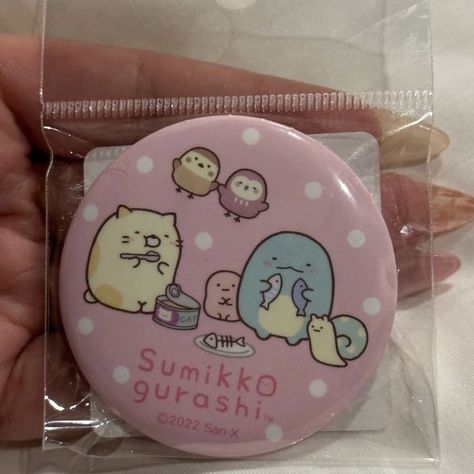 Cute Things To Buy, Sumiko Gurashi, Cute Badges, Sweet Melody, Sumikko Gurashi, Bag Pins, Cute Keychain, Cute Little Things, All Things Cute