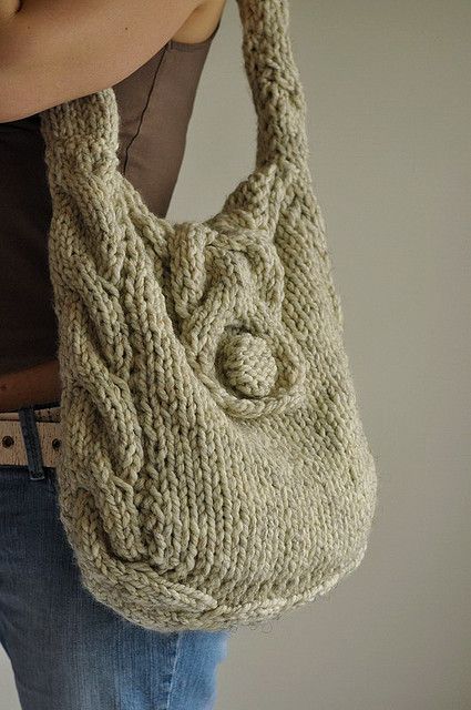 Soul of a Vagabond - classic cable knitted shoulder bag | Flickr - Photo Sharing! Knit Purse, Knitted Bag, Knitted Wit, Creation Couture, Crochet Purses, Knit Or Crochet, Bead Crochet, Knitted Bags, Knitting Inspiration