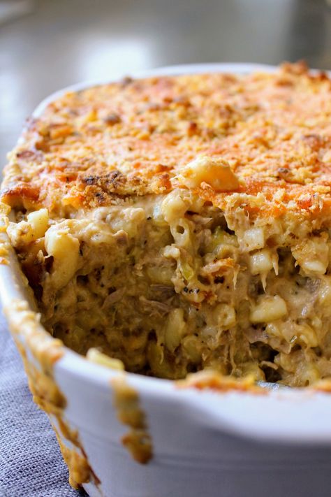 Tuna Melt Casserole, Cheese Noodles, Drink Presentation, Butter Crackers, Tuna Noodle, Tuna Noodle Casserole, Tuna Melt, Bean Pasta, Tuna Casserole